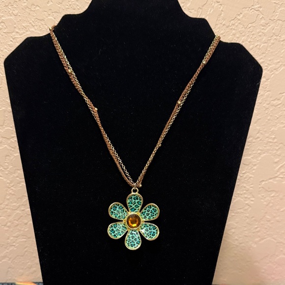 Betsey Johnson Jewelry - Betsey Johnson Teal Leopard Flower Necklace with Rope Detail and Center Stone